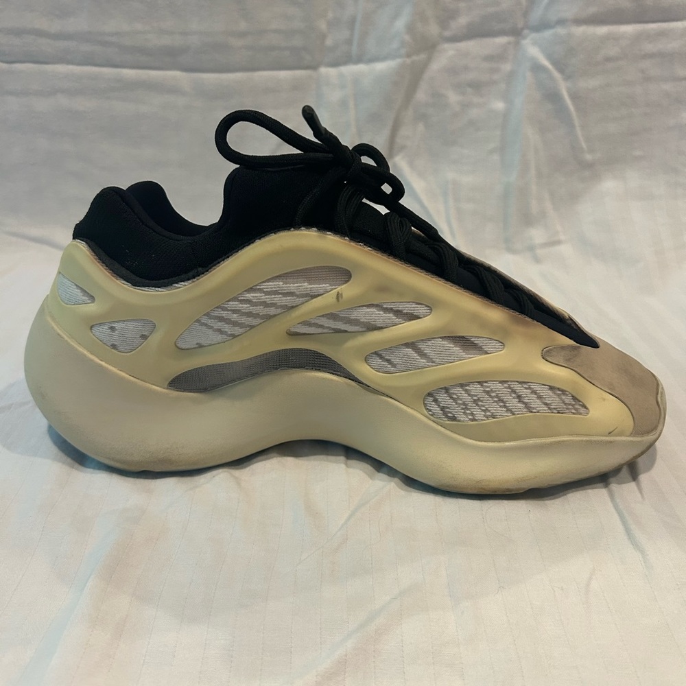 Adidas Yeezy Boost 700 V3 Azael Mens 8 - Picture 6 of 9